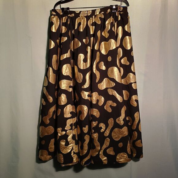 Two sides Skirt, Royal blue and Gold on one side Black and Gold on the other. - Picture 6 of 6